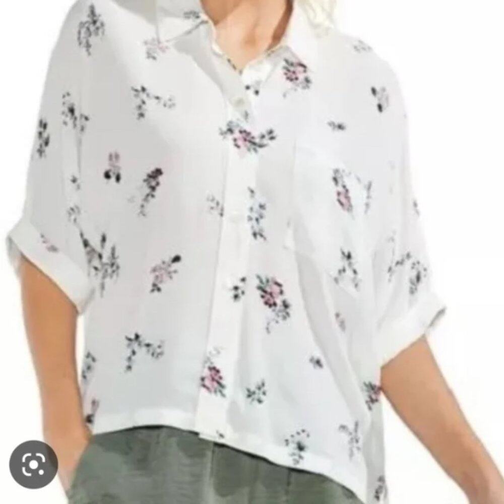 VINCE CAMUTO White Floral Button Up Blouse SZ SMALL